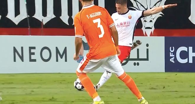 4-0一度被追到5-4！亚冠互捅局：中超豪门6-4创纪录 外援15分钟戴帽